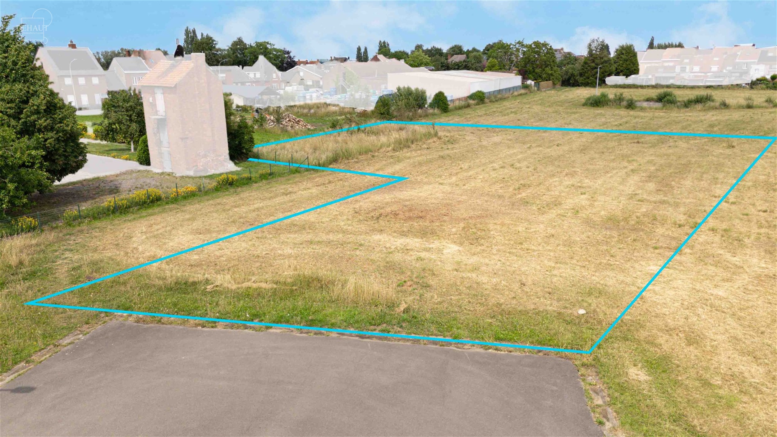 Perceel van ca. 1.299 m² in een verkaveling, ideaal gelegen in een rustige, gewilde wijk van COMINES aan het einde van een doodlopende weg.
Een gewe...