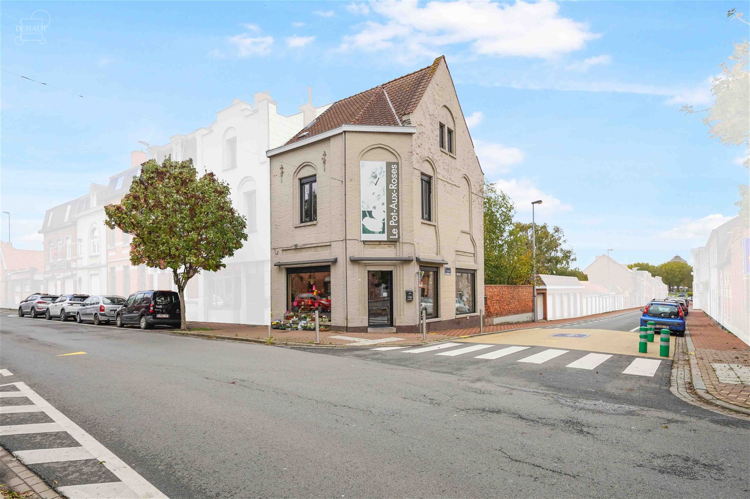 Immeuble mixte à deux pas du centre de COMINES offrant une surface commerciale d'env. 80 m² au rez-de-chaussée et 85 m² supplémentaires répartis...