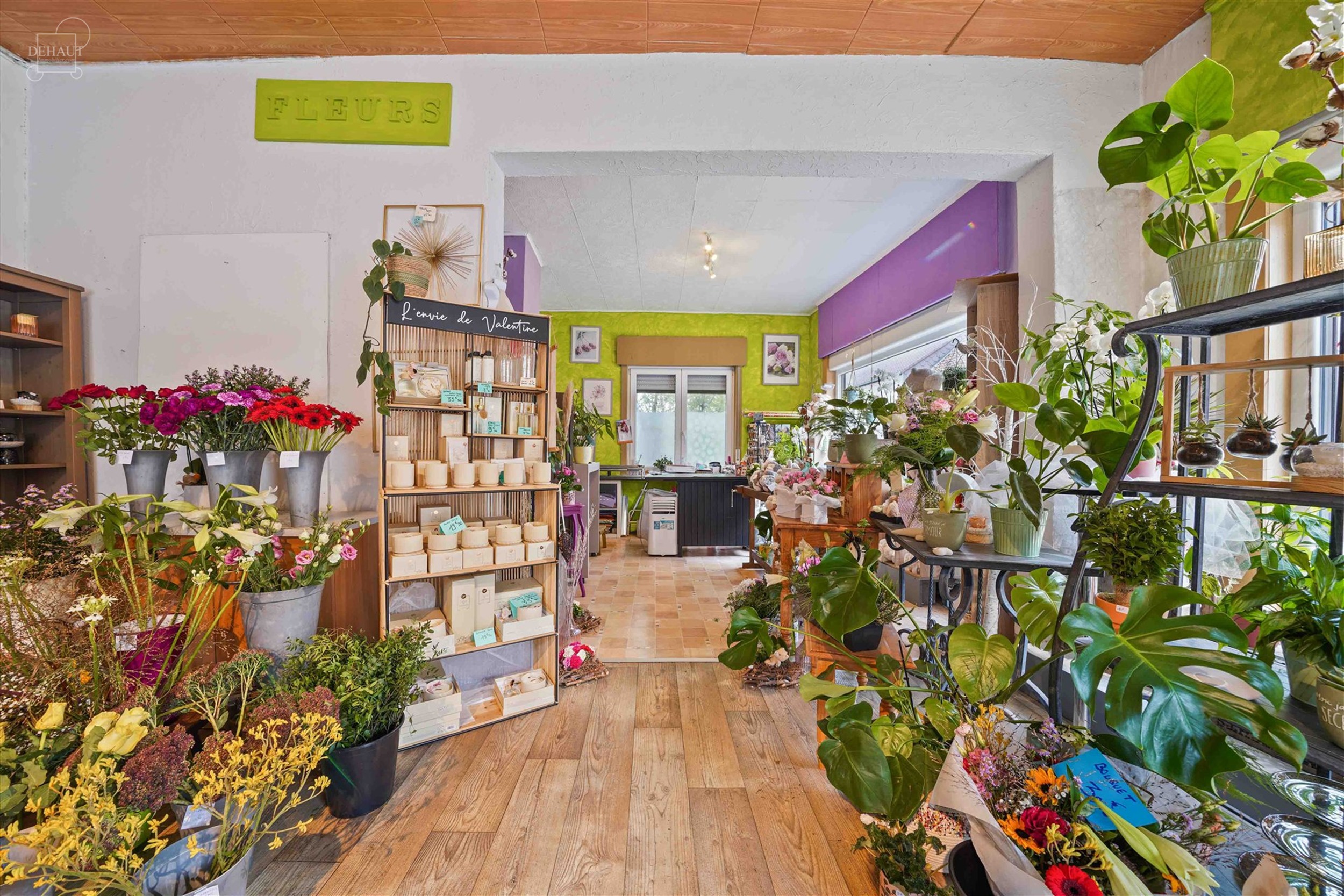 Immeuble mixte à deux pas du centre de COMINES offrant une surface commerciale d'env. 80 m² au rez-de-chaussée et 85 m² supplémentaires répartis...