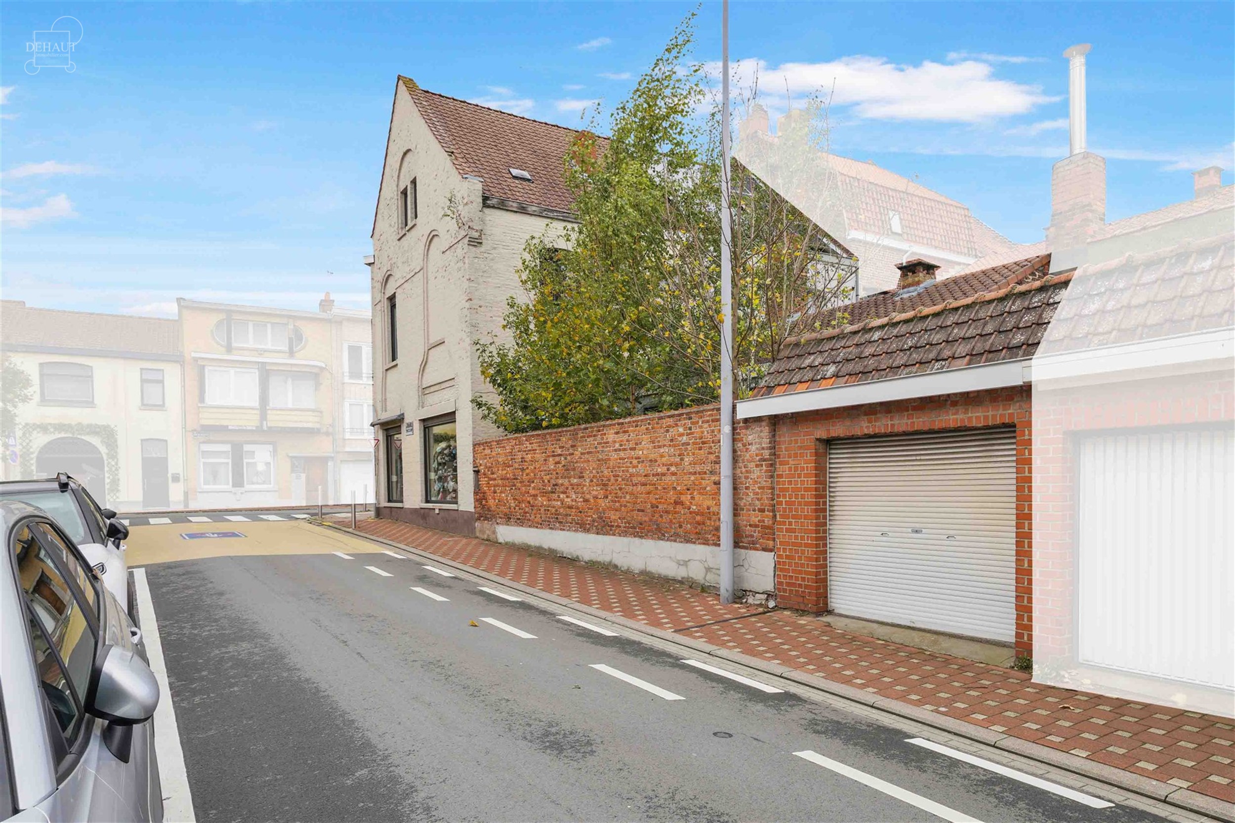Immeuble mixte à deux pas du centre de COMINES offrant une surface commerciale d'env. 80 m² au rez-de-chaussée et 85 m² supplémentaires répartis...
