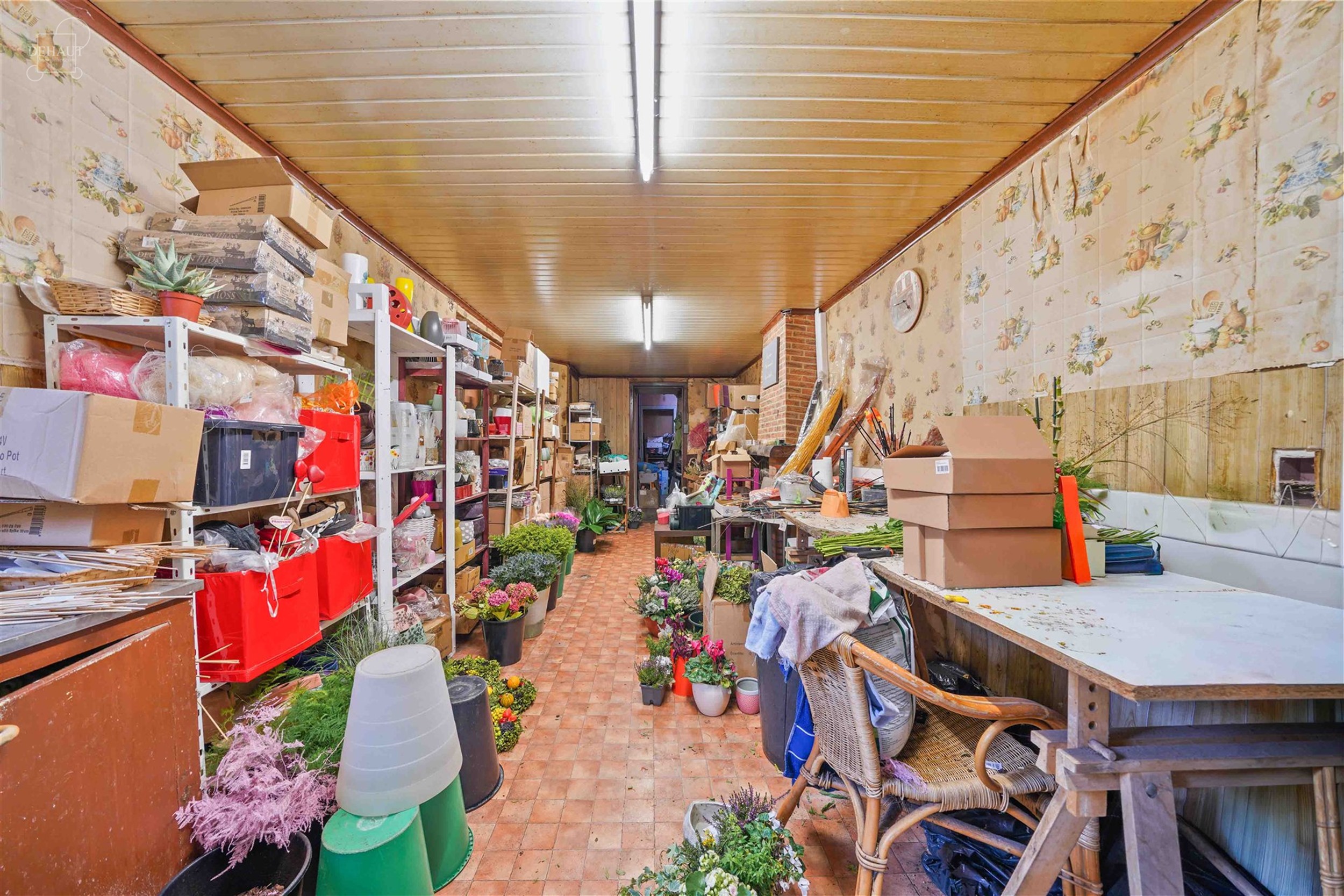 Immeuble mixte à deux pas du centre de COMINES offrant une surface commerciale d'env. 80 m² au rez-de-chaussée et 85 m² supplémentaires répartis...