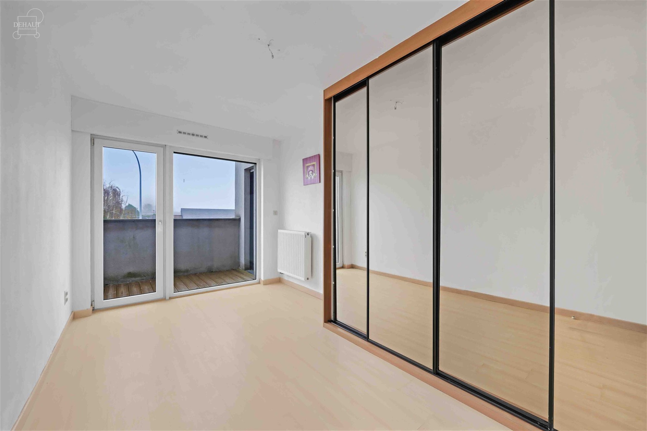 Superbe appartement d'env. 179 m² situé à PLOEGSTEERT offrant confort et modernité !! Cet appartement propose un vaste et lumineux séjour d'env. ...