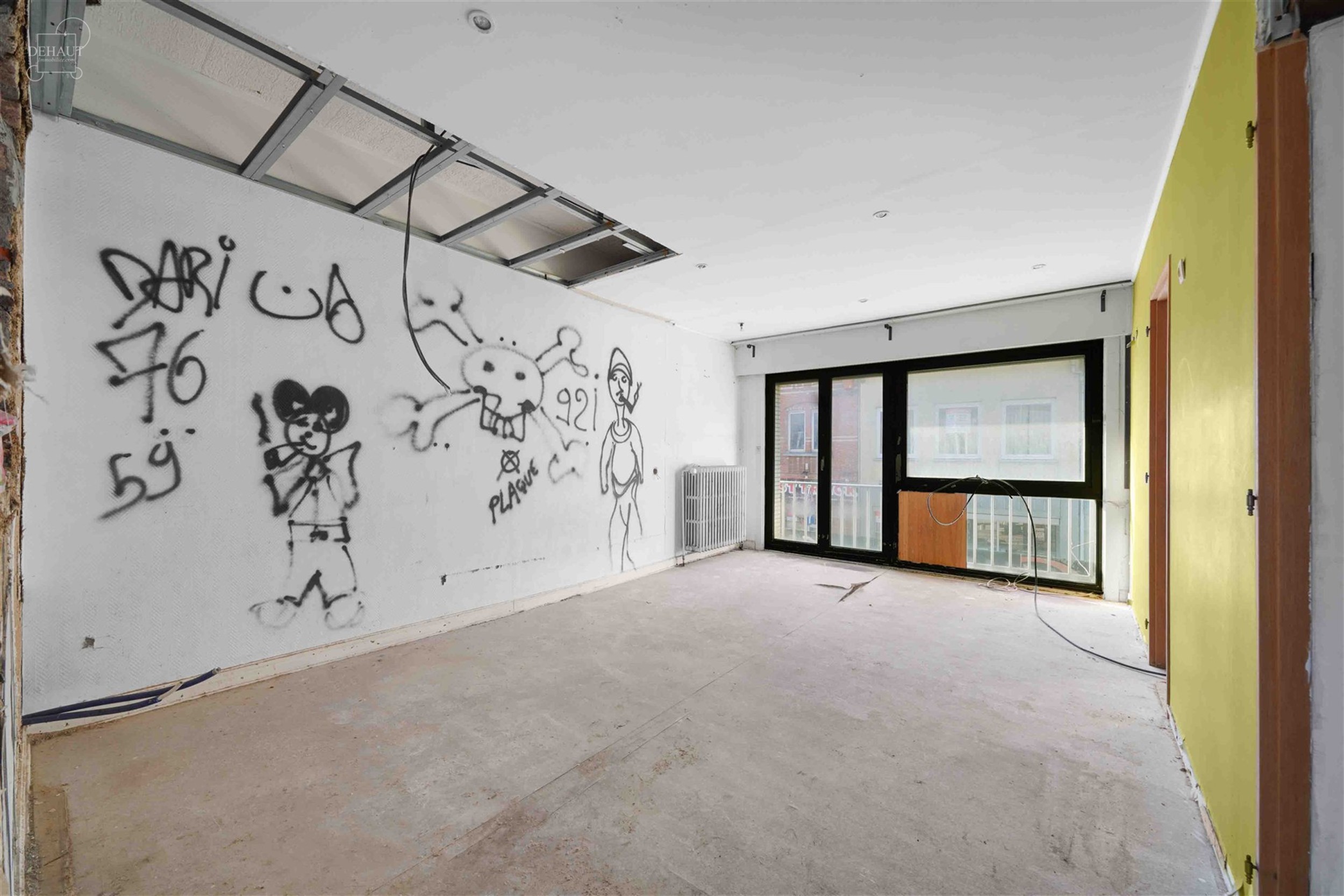 Maison de commerce d'env. 280m² avec jardin à rénover en plein coeur du centre ville de COMINES. Un bâtiment aux multiples possibilités.  
...