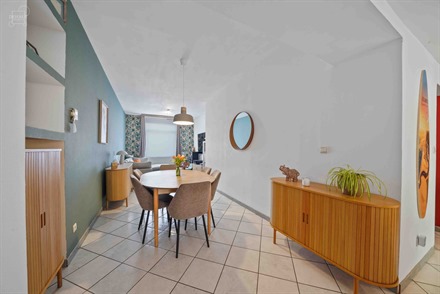 Jolie maison de ville située à deux pas de la Lys. Se compose d'un hall d'entrée desservant un séjour, une cuisine équipée, une salle de bain, u...