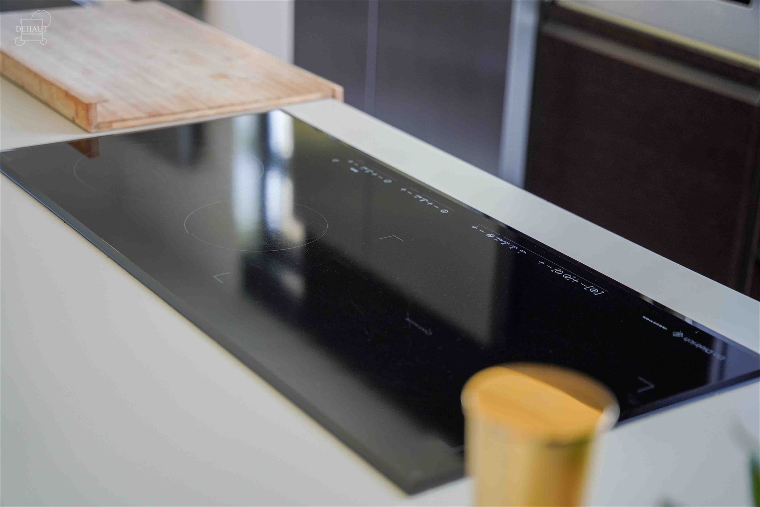 Luxueux corps de ferme bénéficiant d'un cadre d'exception et de volumes remarquables. Cette belle rénovation se distingue par son espace bien-être...