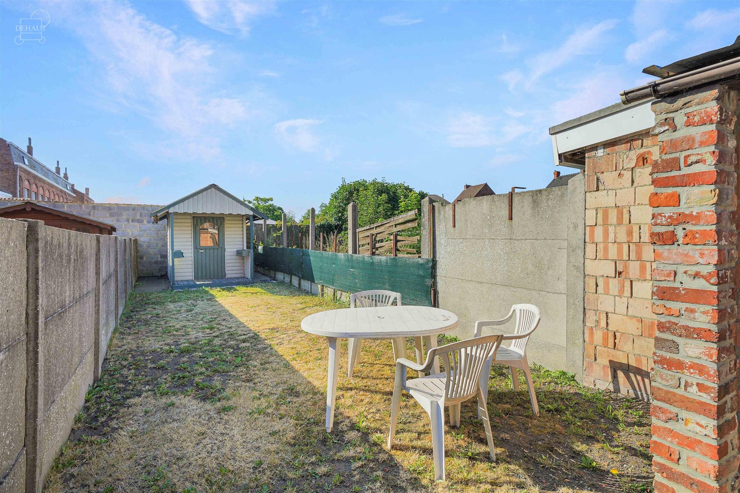 Mooi herenhuis met een woonkamer, een ingerichte keuken, een bijkeuken/wasruimte, een badkamer, een apart toilet, 2 slaapkamers en een inrichtbare zol...