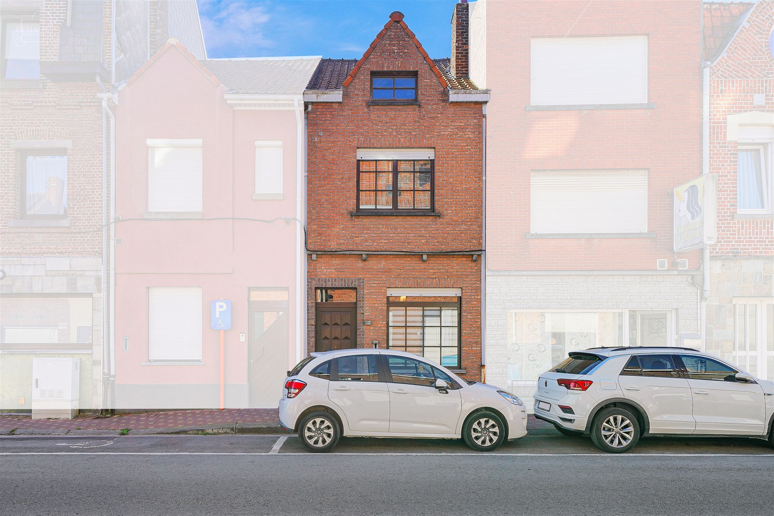 Mooi herenhuis met een woonkamer, een ingerichte keuken, een bijkeuken/wasruimte, een badkamer, een apart toilet, 2 slaapkamers en een inrichtbare zol...