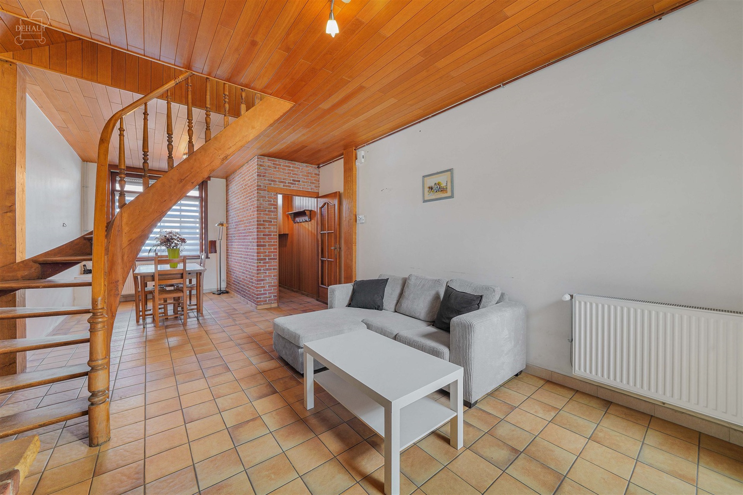 Mooi herenhuis met een woonkamer, een ingerichte keuken, een bijkeuken/wasruimte, een badkamer, een apart toilet, 2 slaapkamers en een inrichtbare zol...