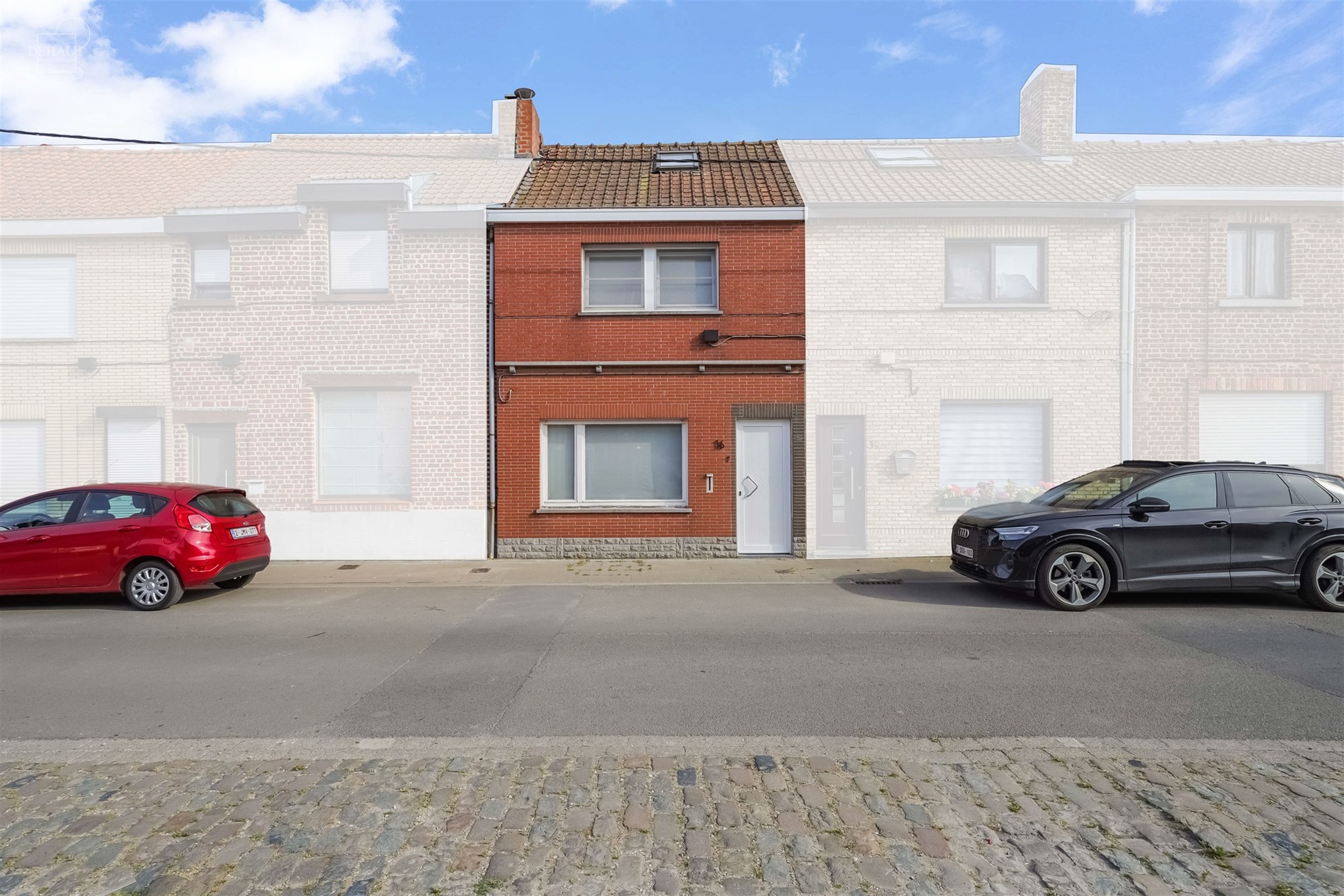 Jolie maison de ville avec garage idéalement située dans une rue calme et prisée. Composée d'un agréable espace de vie avec un insert et un poêl...