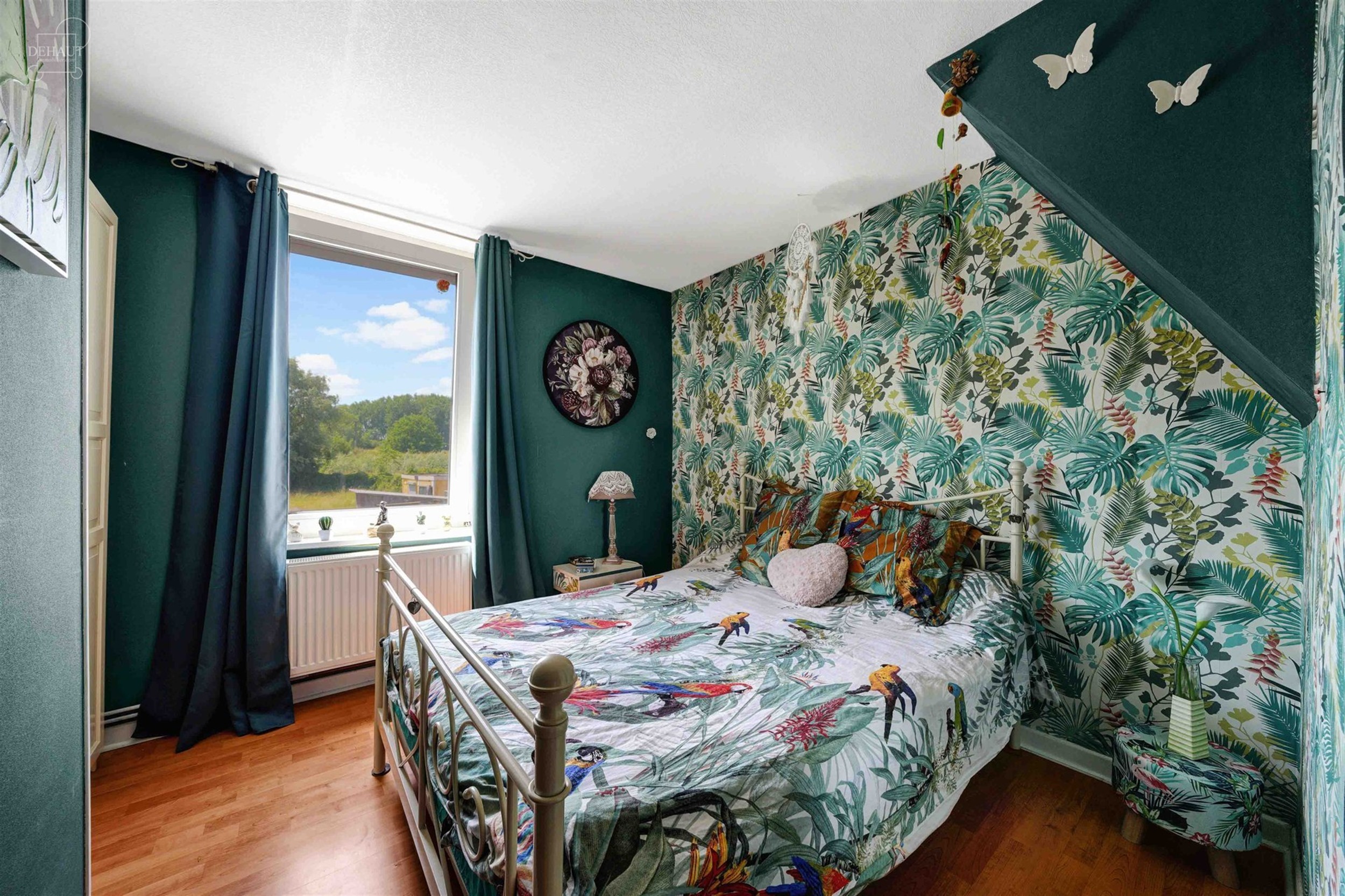 Jolie maison de ville idéalement située au calme avec vue sur la Lys. Se compose d'un séjour, une cuisine équipée, une salle de bain, un WC indé...