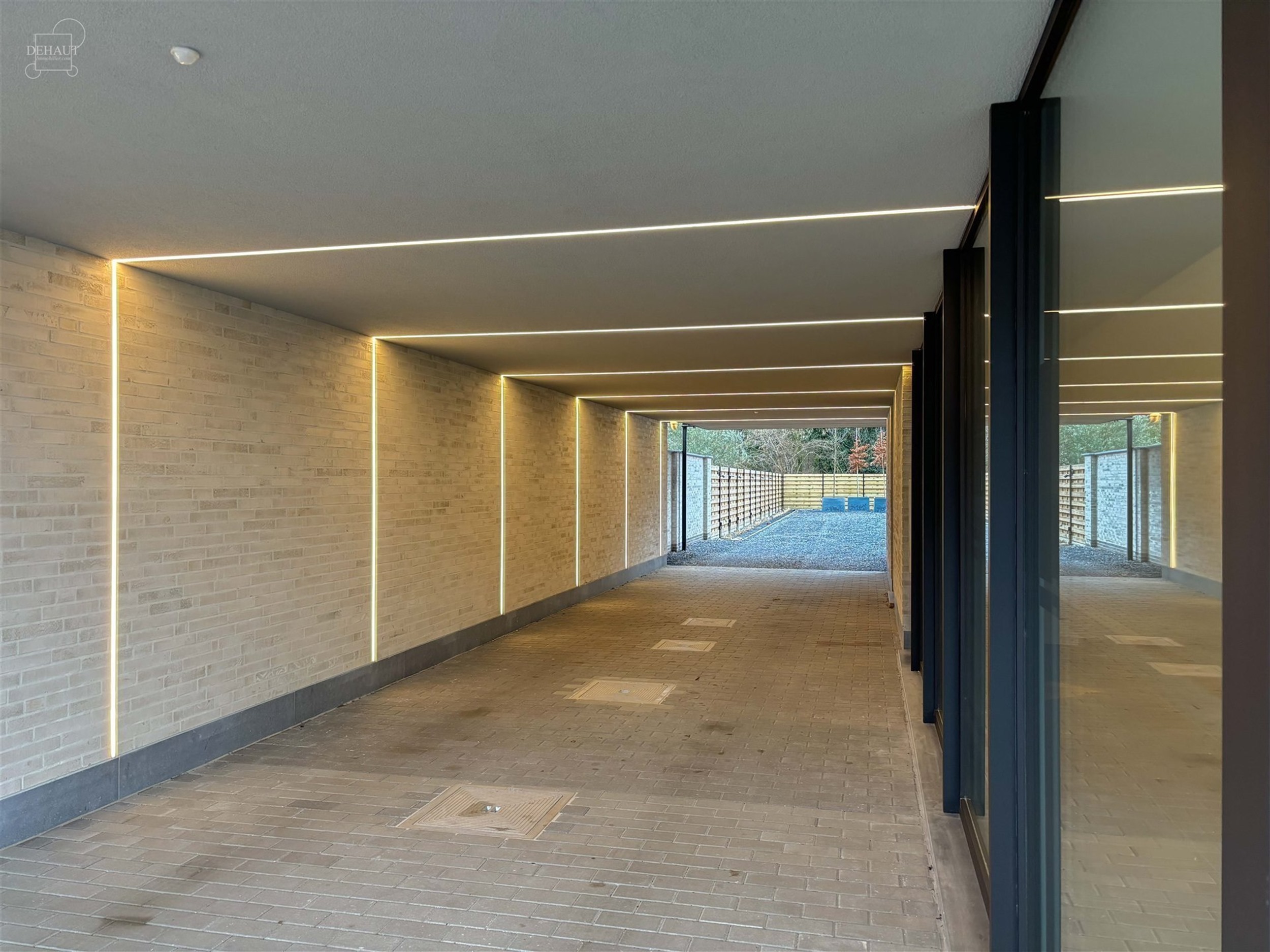 Magnifique appartement au premier étage d'un immeuble construit en 2023 et situé en centre-ville. Comprend un spacieux espace de vie ouvert sur une ...