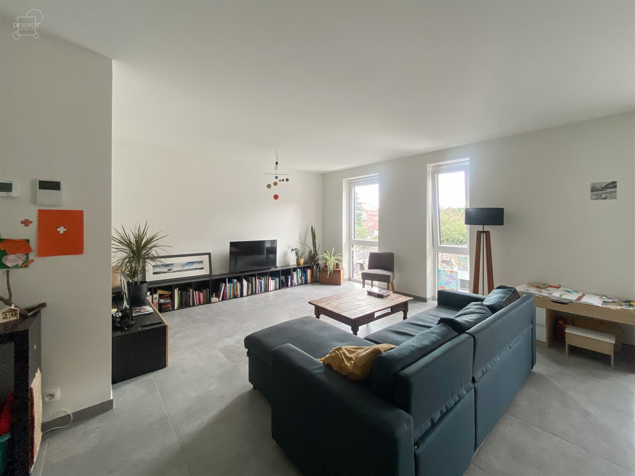 Magnifique appartement au premier étage d'un immeuble construit en 2023 et situé en centre-ville. Comprend un spacieux espace de vie ouvert sur une ...