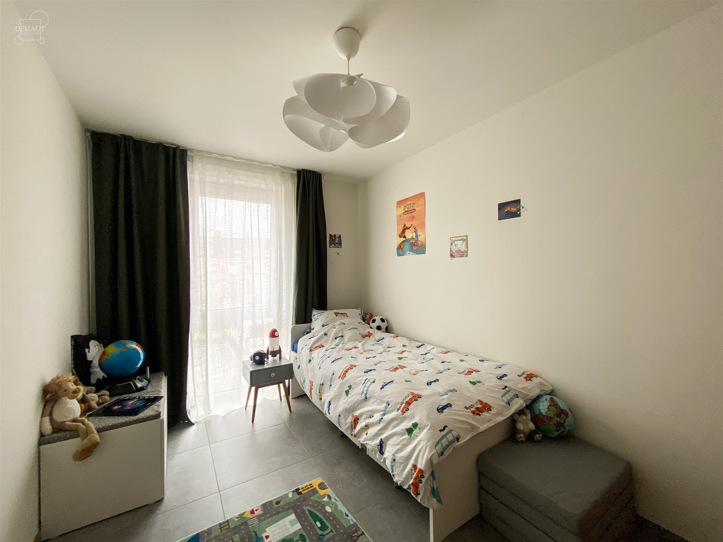 Magnifique appartement au premier étage d'un immeuble construit en 2023 et situé en centre-ville. Comprend un spacieux espace de vie ouvert sur une ...