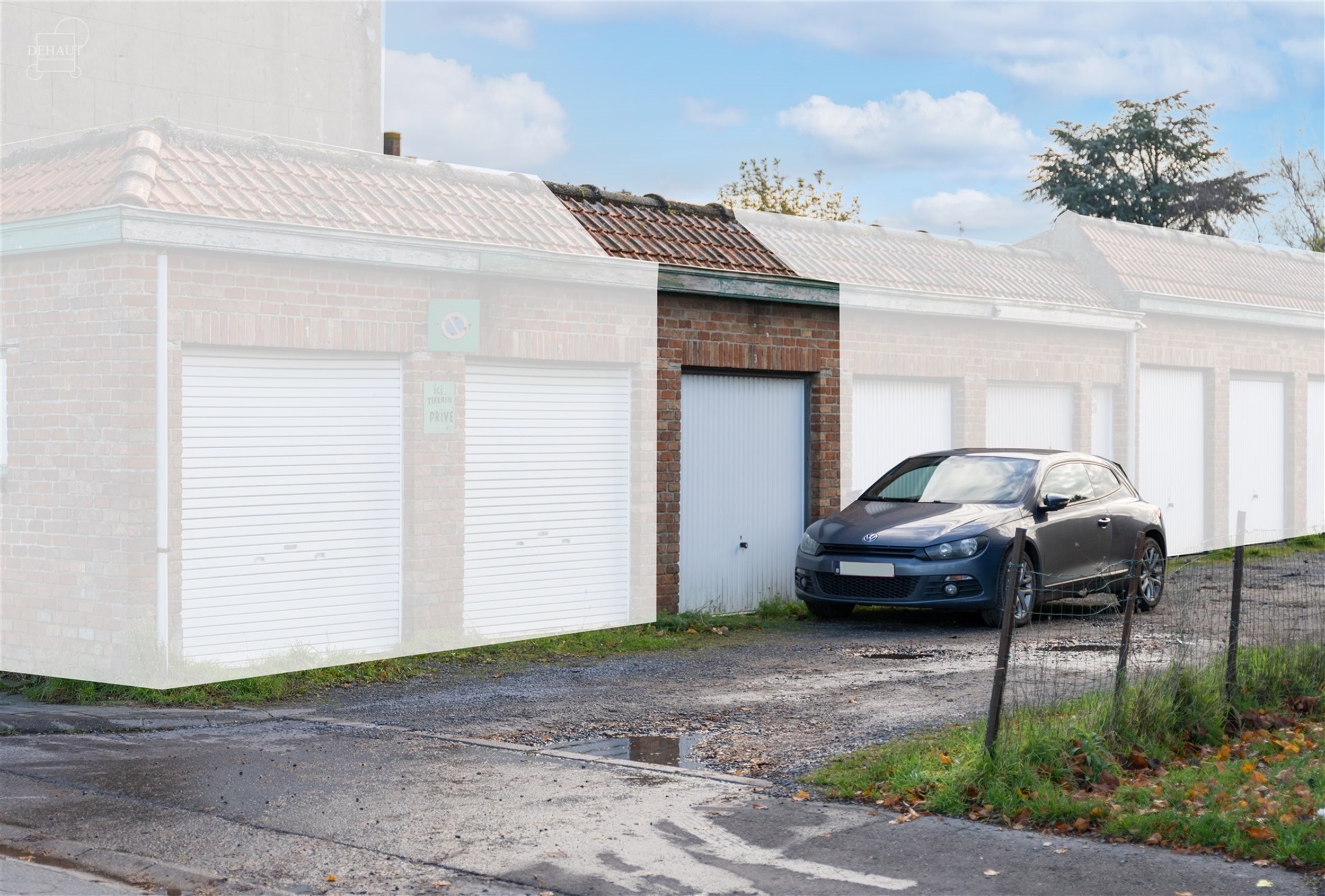 Garage disponible à la location situé dans la batterie de garage sise rue de la Chapelle Rompue, 50+ à 7783 LE BIZET (Lot  3).
Largeur de façade ...