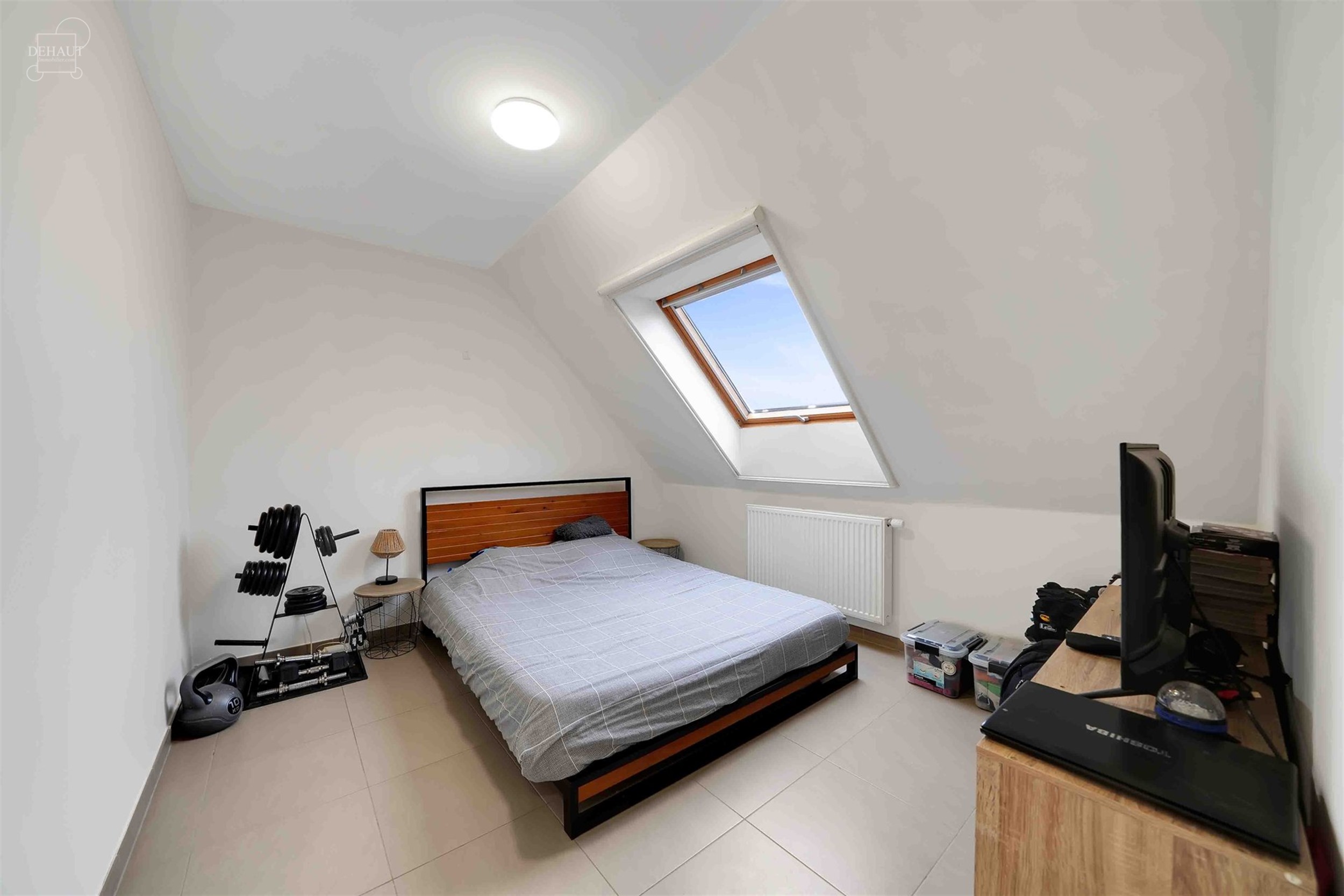 Appartement au 2ème étage d'un immeuble avec ascenseur construit en 2016. Comprend un séjour ouvert sur une cuisine équipée, une salle de bain, u...