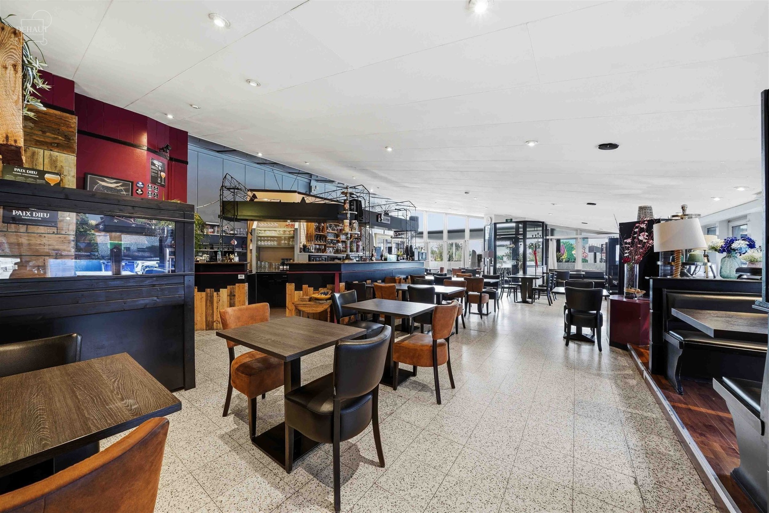 Commercieel pand verkocht inclusief bedrijfsactiviteiten, momenteel in gebruik als restaurant met een capaciteit van 74 zitplaatsen + 50 zitplaatsen o...