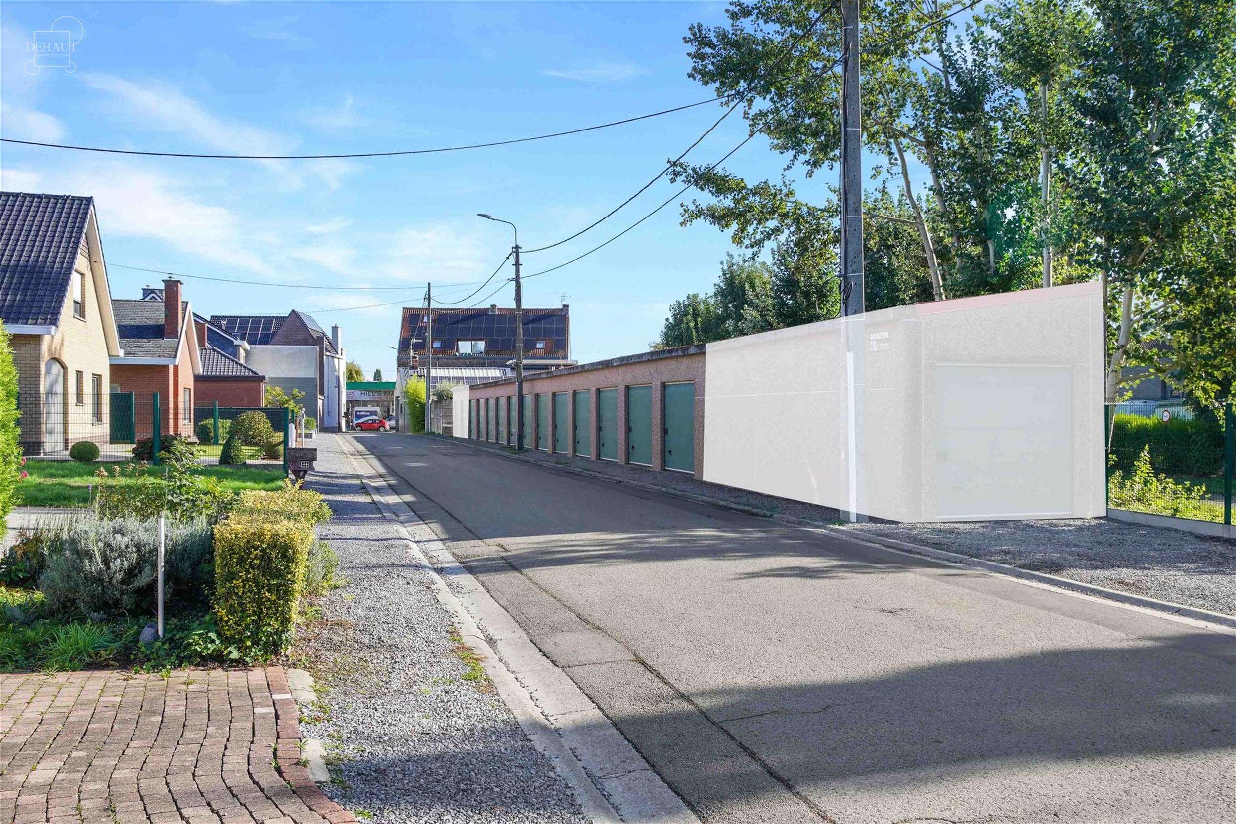 Complex met 12 garages aan de Chemin des Sept Gildes in 7784 WAASTEN. Momenteel verhuurd tegen een maandelijkse huurprijs van 70 € per garage. 
Meer...