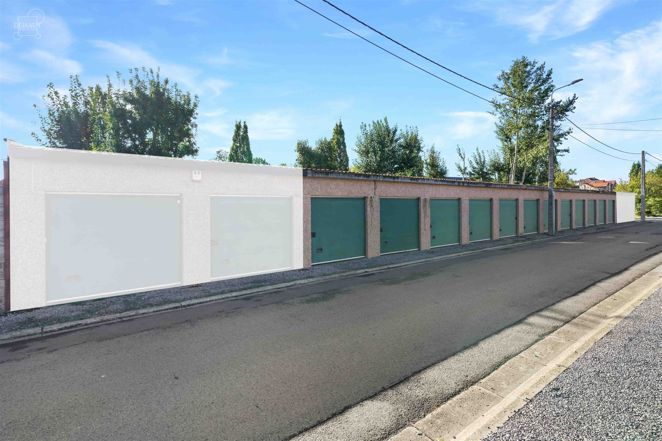 Complex met 12 garages aan de Chemin des Sept Gildes in 7784 WAASTEN. Momenteel verhuurd tegen een maandelijkse huurprijs van 70 € per garage. 
Meer...