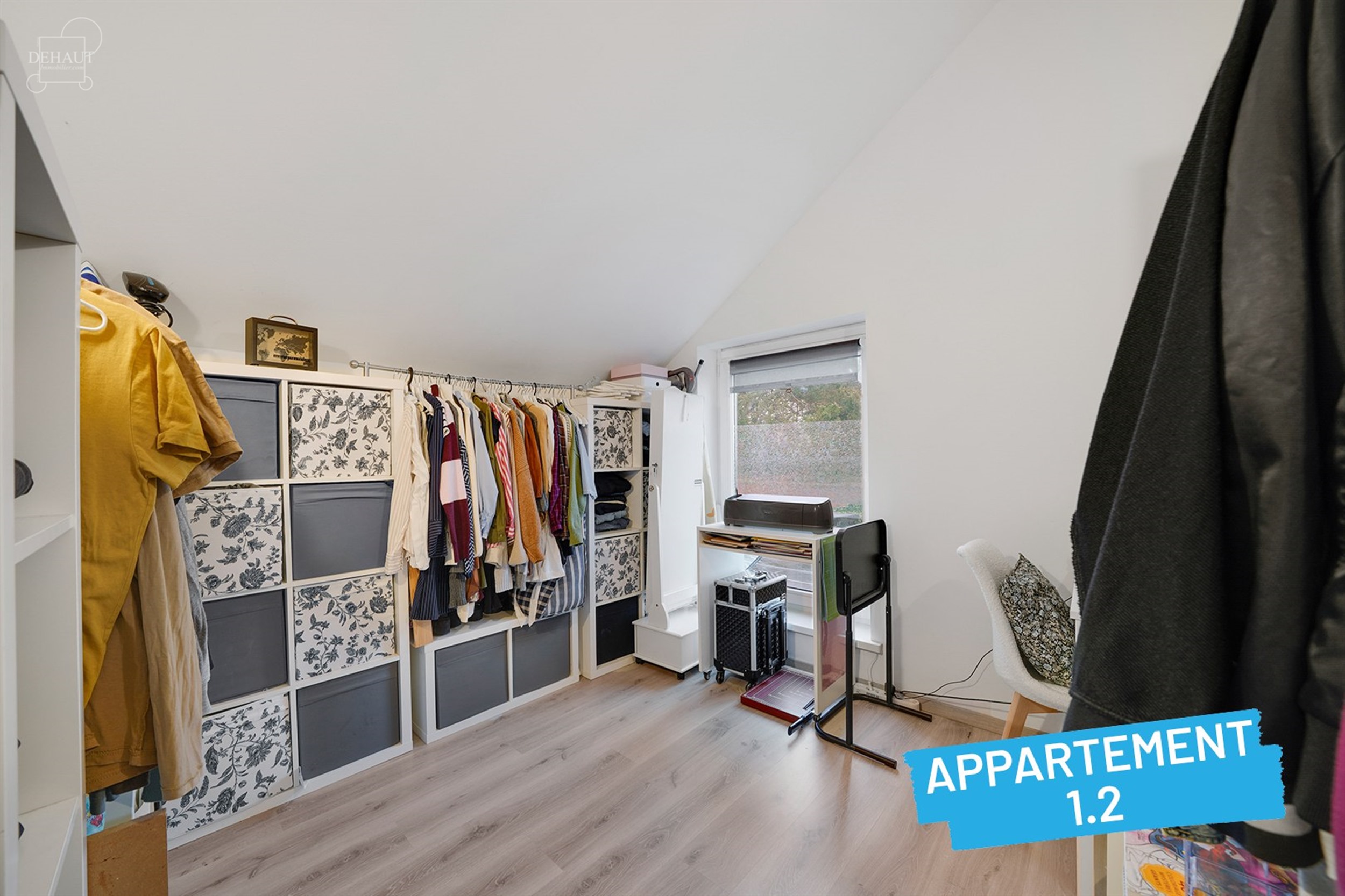 Superbe immeuble de rapport construit en 2018 comprenant 4 appartements répartis sur 3 niveaux, 5 garages, 5 cavettes et un parking privé. Chaque ap...
