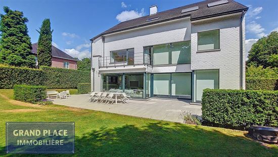 villa 8 ch - 6 sdb - 16 ares sud