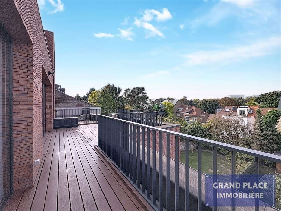Métro & Shopping – Appartement 3 CH avec grande terrasse (2021)