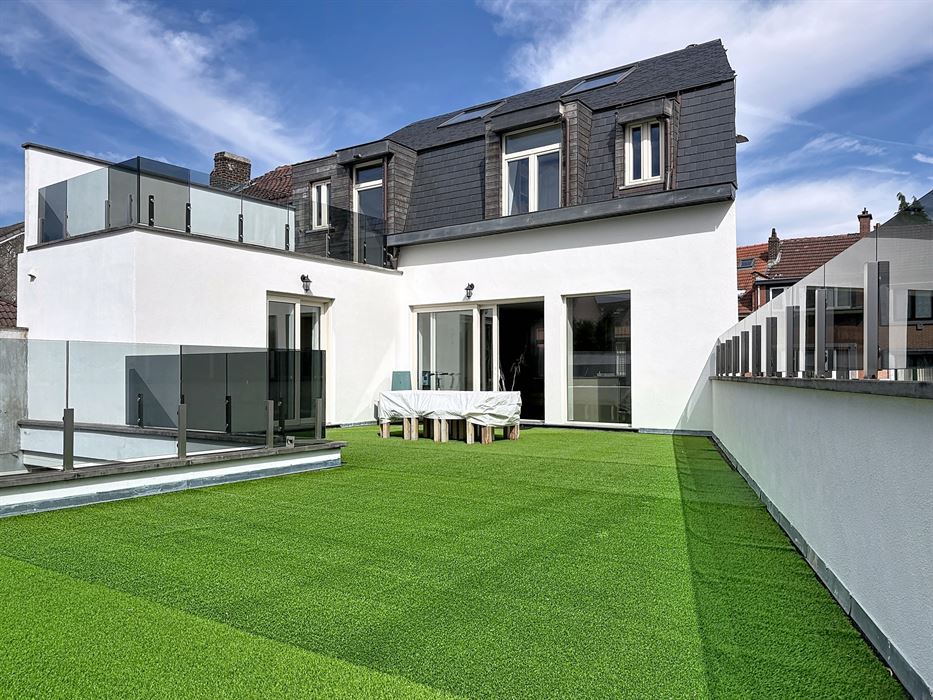 Triplex esprit" maison" avec entrée privative et terrasses