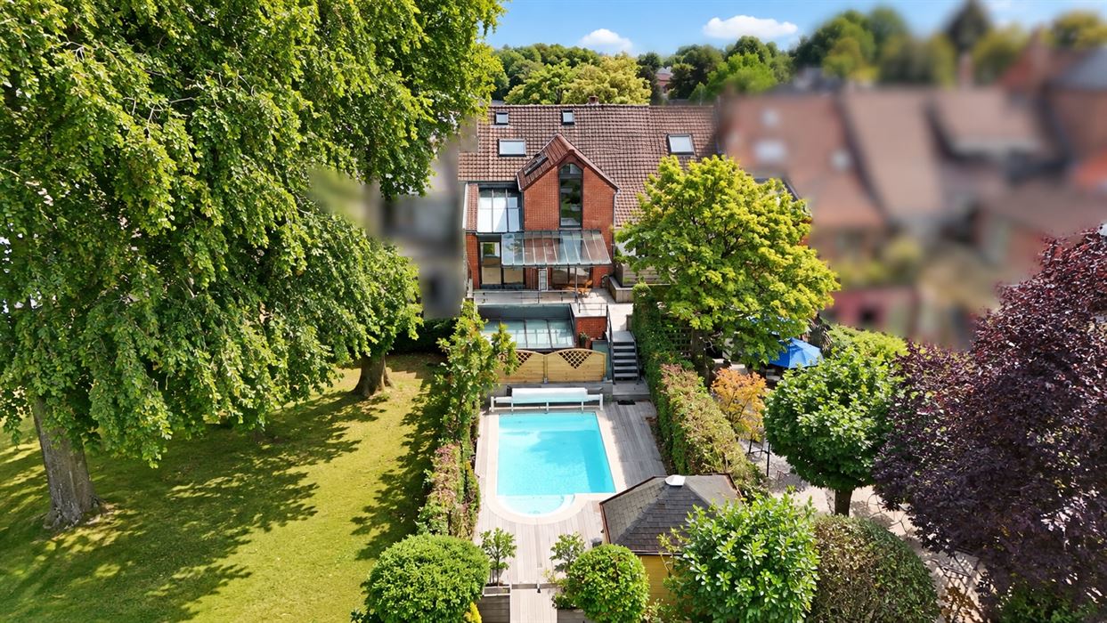 Maison bel étage avec piscine