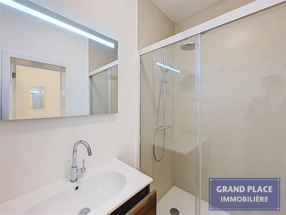 Magnifique appartement entièrement rénové à louer