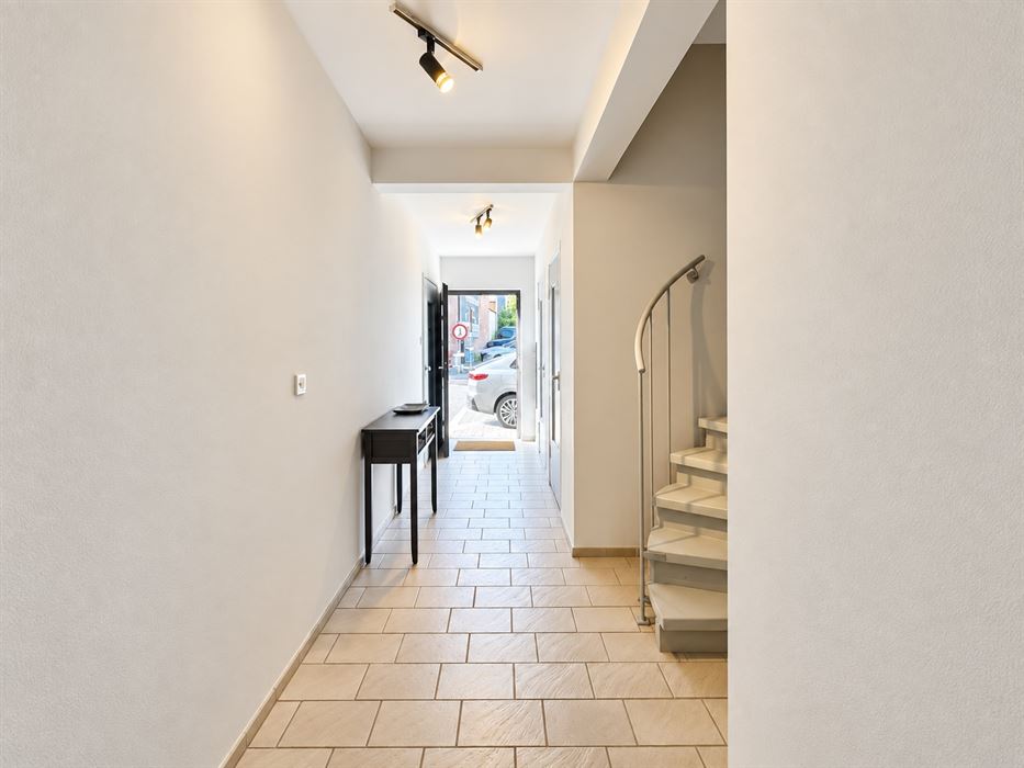 Studio entièrement rénové - FO,apt de 126K€