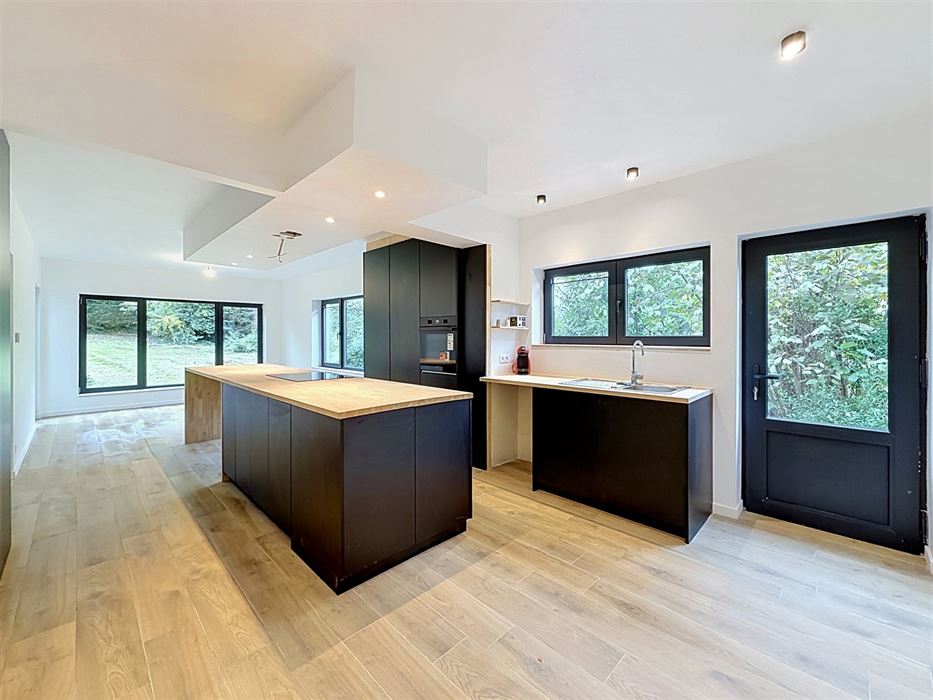 Villa 5ch/Bureau/ garages / poss pro lib