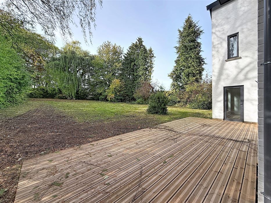 Villa 5ch/Bureau/ garages / poss pro lib