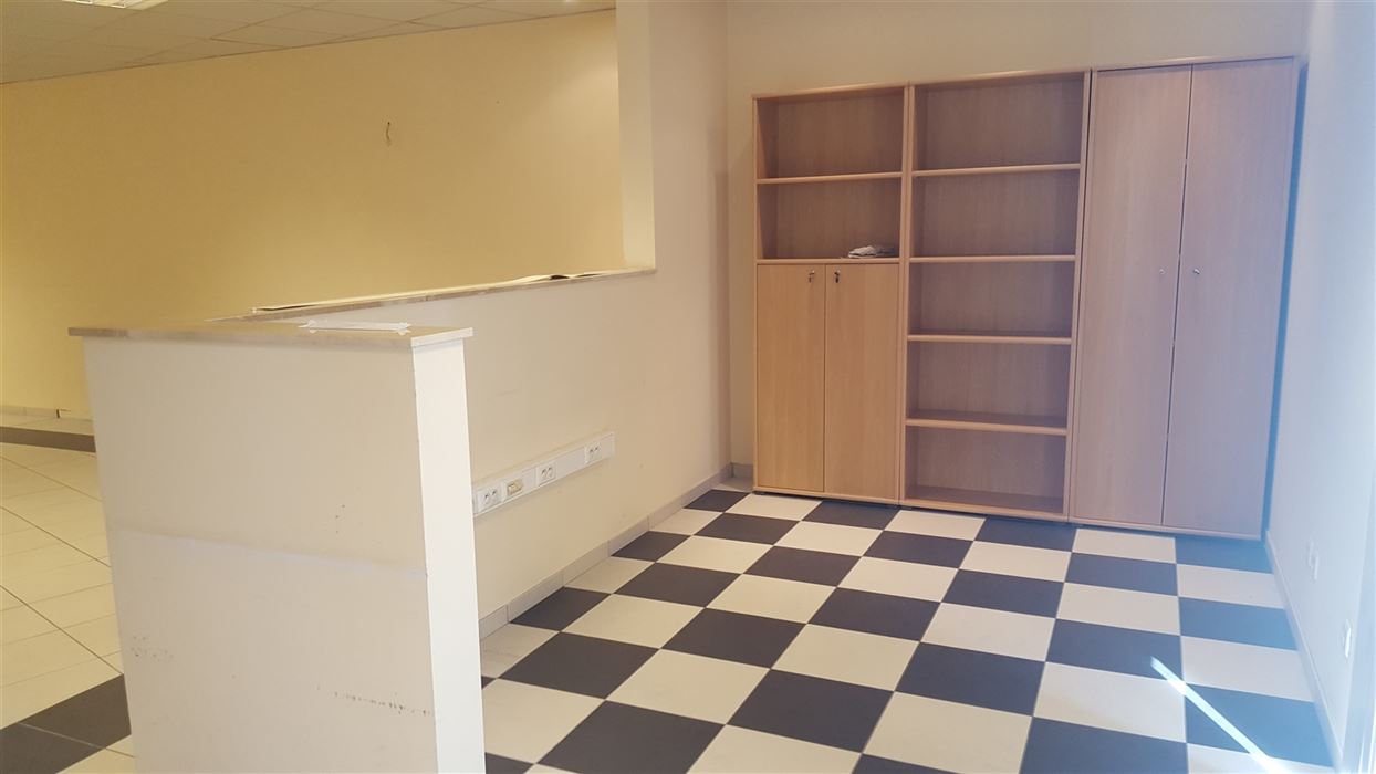 Handelsgelijkvloers in het centrum