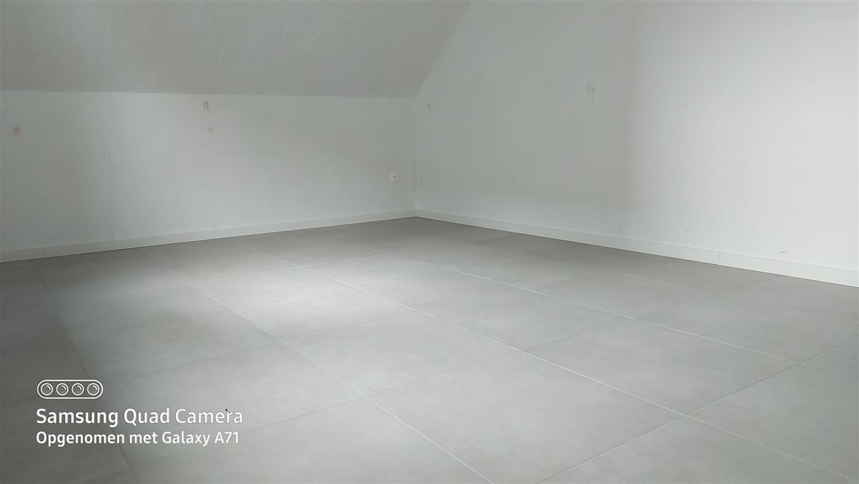 Ruimen NB bel-etage met 4 slp en inpandige garage