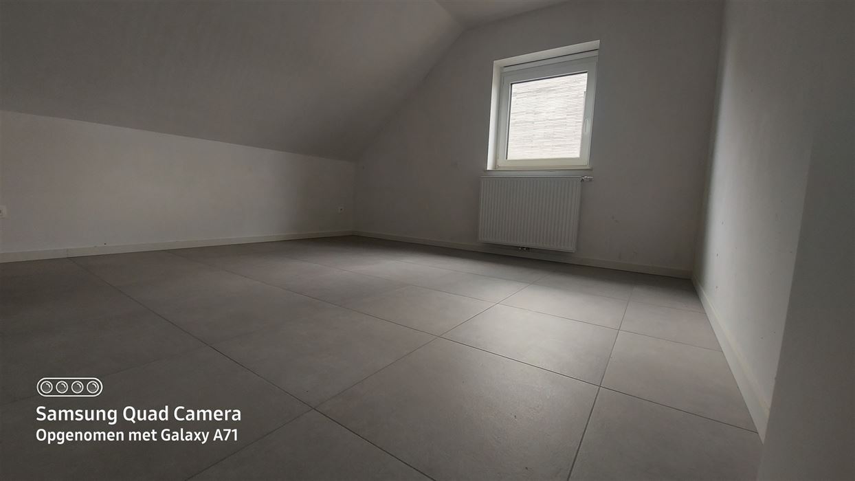 Ruimen NB bel-etage met 4 slp en inpandige garage