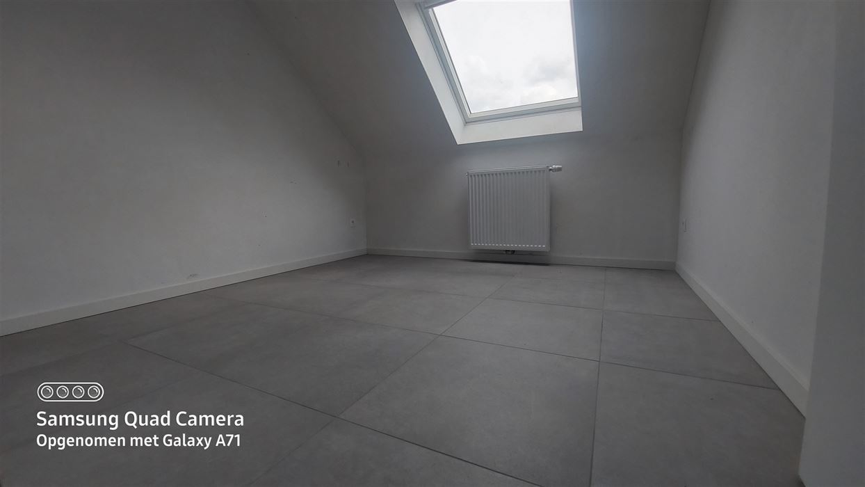 Ruimen NB bel-etage met 4 slp en inpandige garage