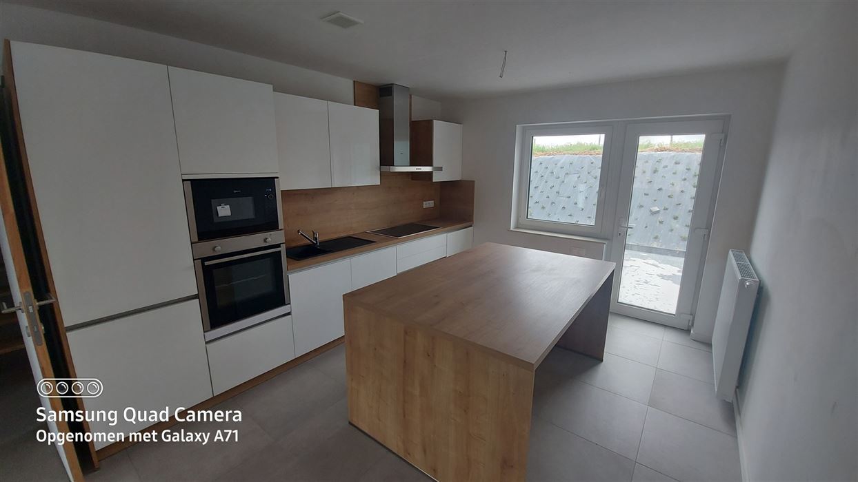 Ruimen NB bel-etage met 4 slp en inpandige garage