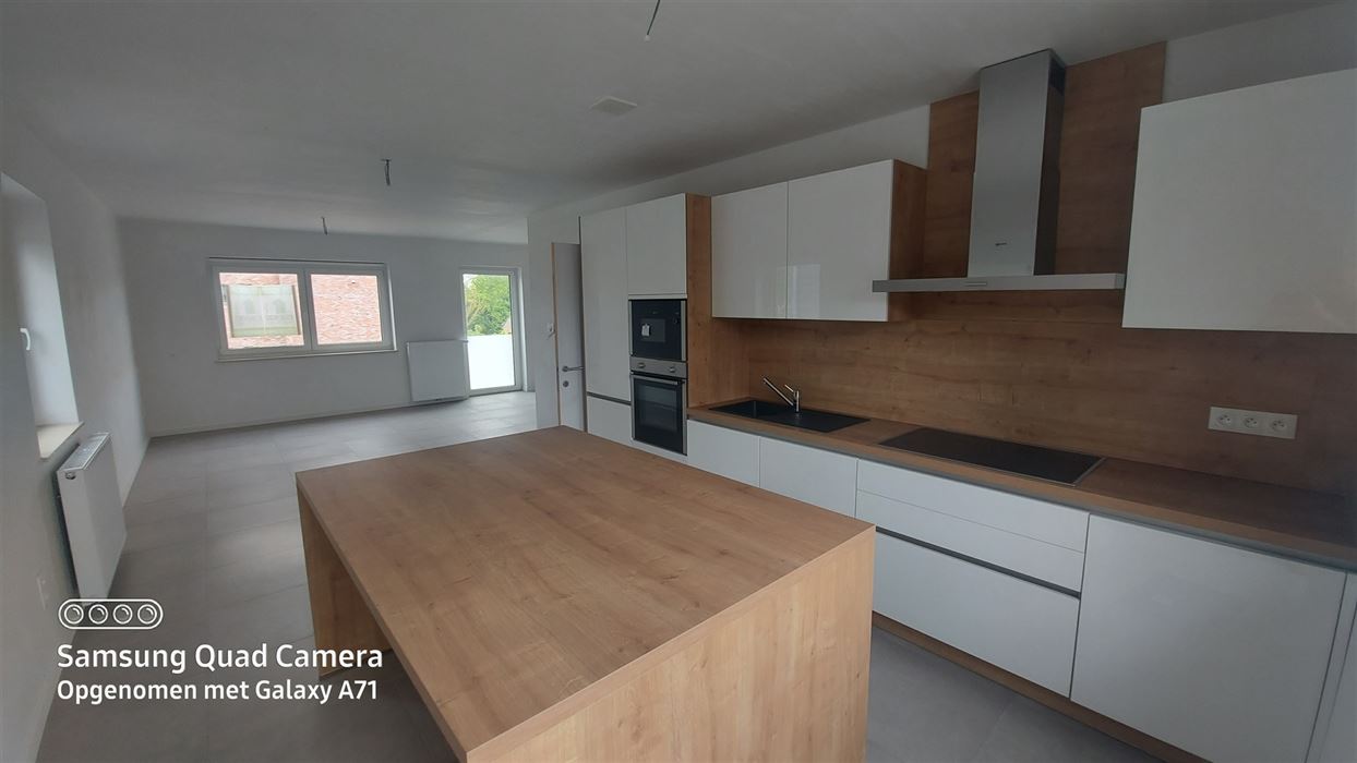 Ruimen NB bel-etage met 4 slp en inpandige garage