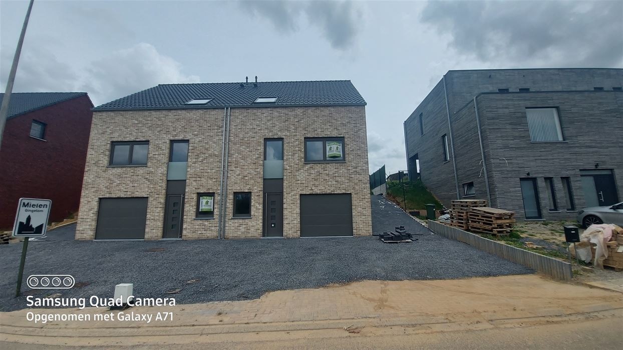 Ruimen NB bel-etage met 4 slp en inpandige garage