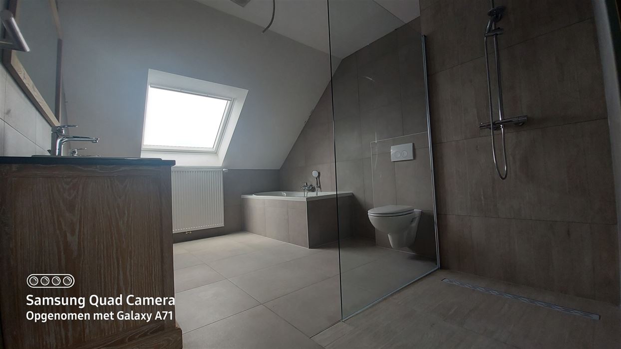 Ruimen NB bel-etage met 4 slp en inpandige garage