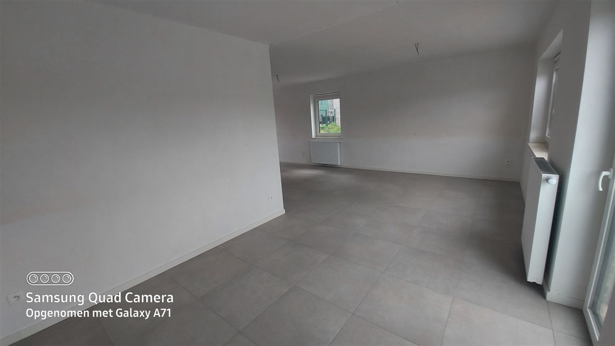 Ruimen NB bel-etage met 4 slp en inpandige garage