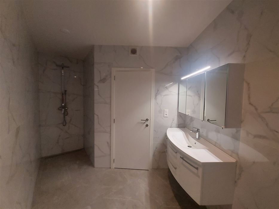 Gelijkvloers appartement met 2 slaapkamers