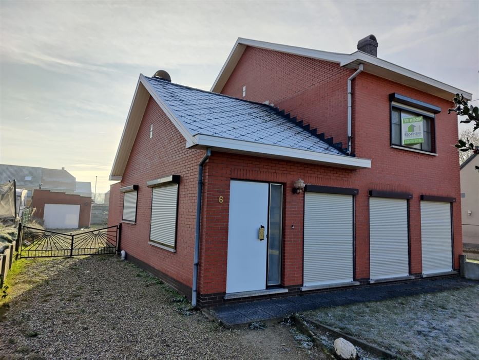 woning met twee slaapkamers en garage