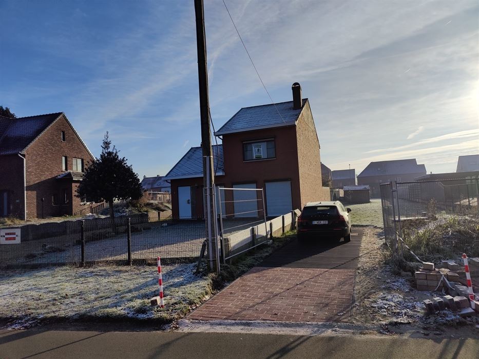 woning met twee slaapkamers en garage