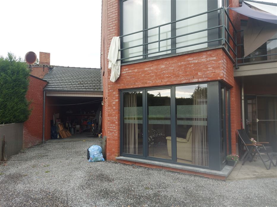 Gelijkvloers appartement met 2 slaapkamers