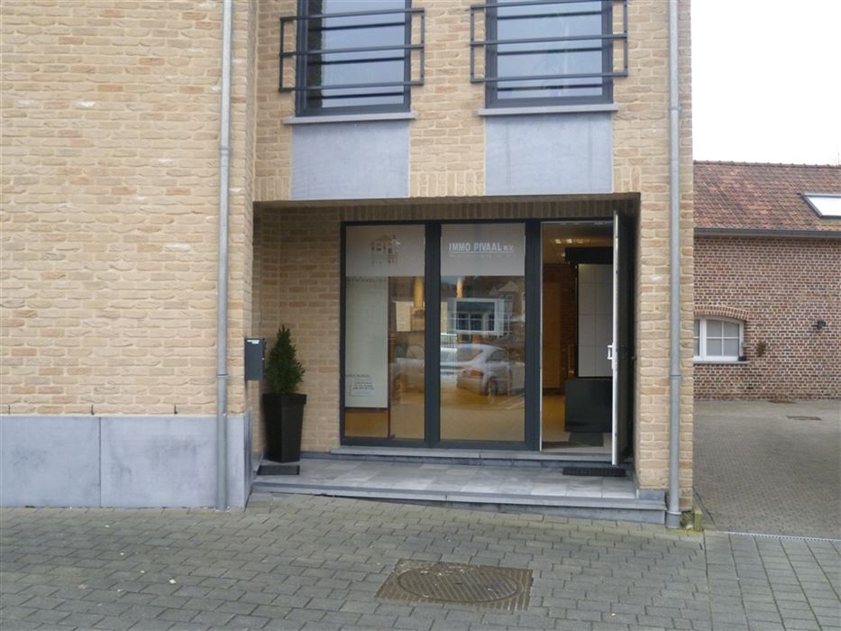 Handelsgelijkvloers in het centrum