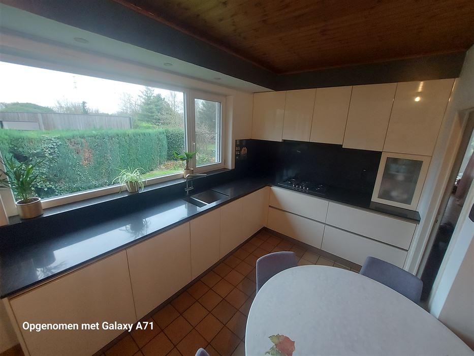 Woning met 3 slaapkamers en grote tuin