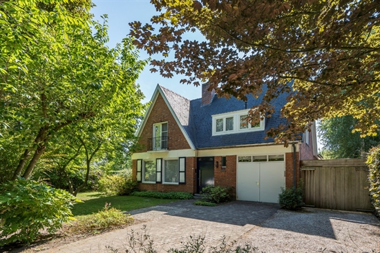 Stijlvolle villa met zuidgerichte tuin in groene omgeving