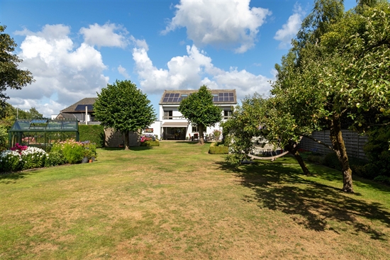 Tijdloze lichtrijke villa op toplocatie