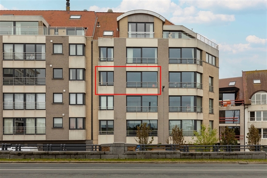 Lichtrijk Appartement met Zeezicht in Heist-aan-Zee