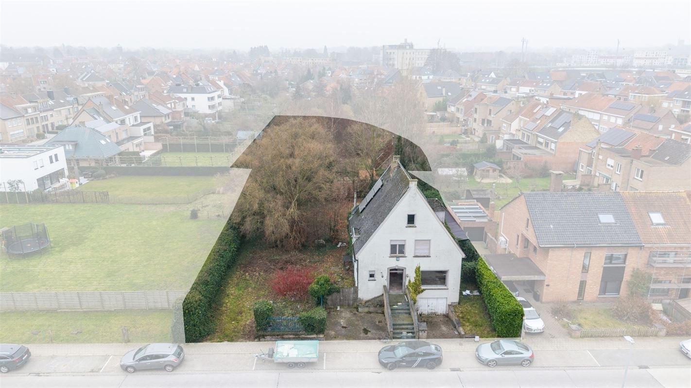 RUIME TE RENOVEREN WONING MET UITZONDERLIJKE TUIN EN VERGUND BIJHUIS OP CA. 4.410 M² TE SINT-KRUIS